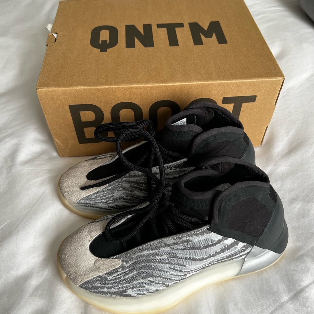 YEEZY QNTM shoes “sea teal”